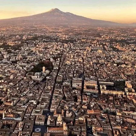 Azalea House * Catania